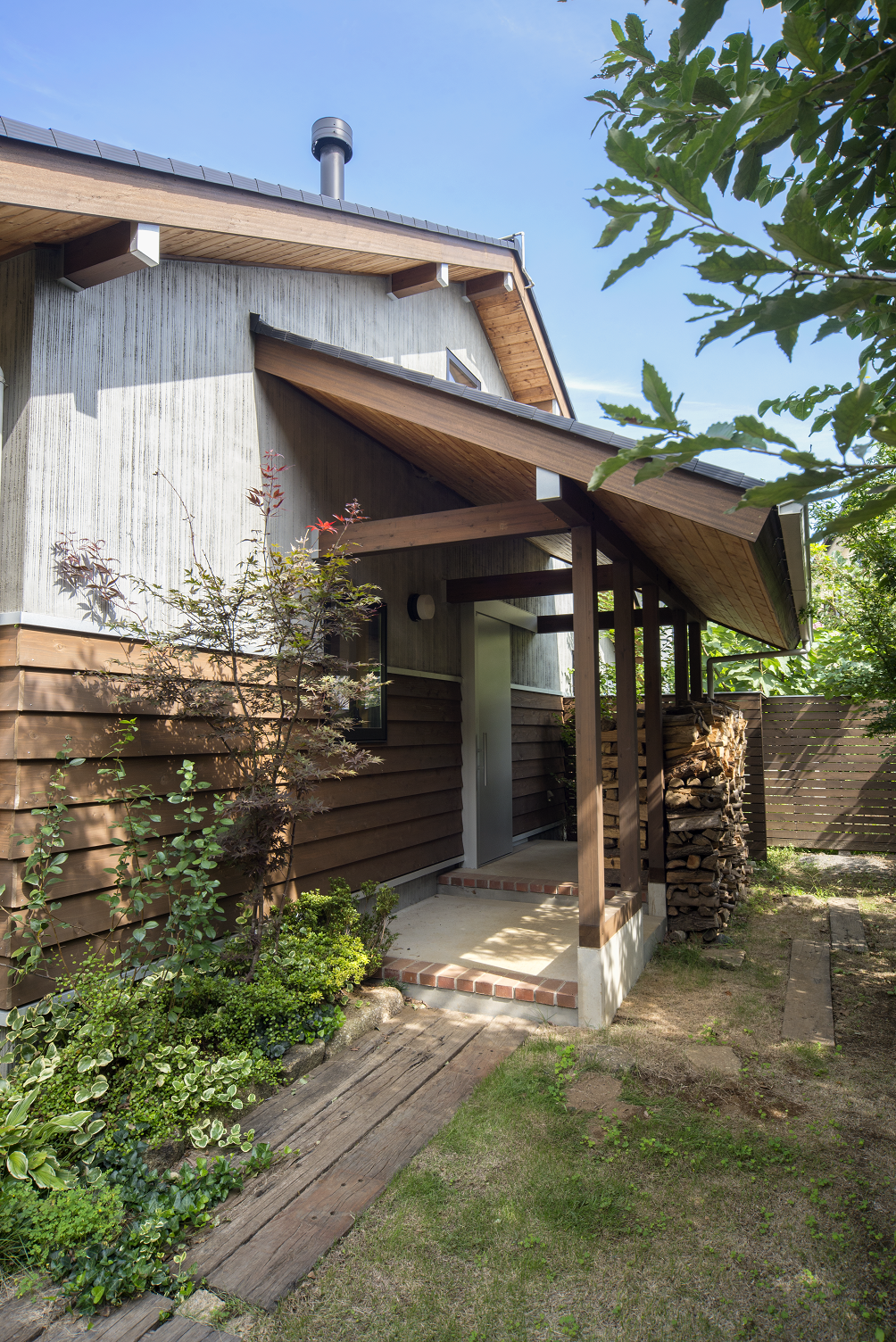大屋根の平屋の住まい